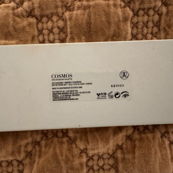 Anastasia Beverly Hills Cosmos Palette in Light Blue - Picture 4 of 4